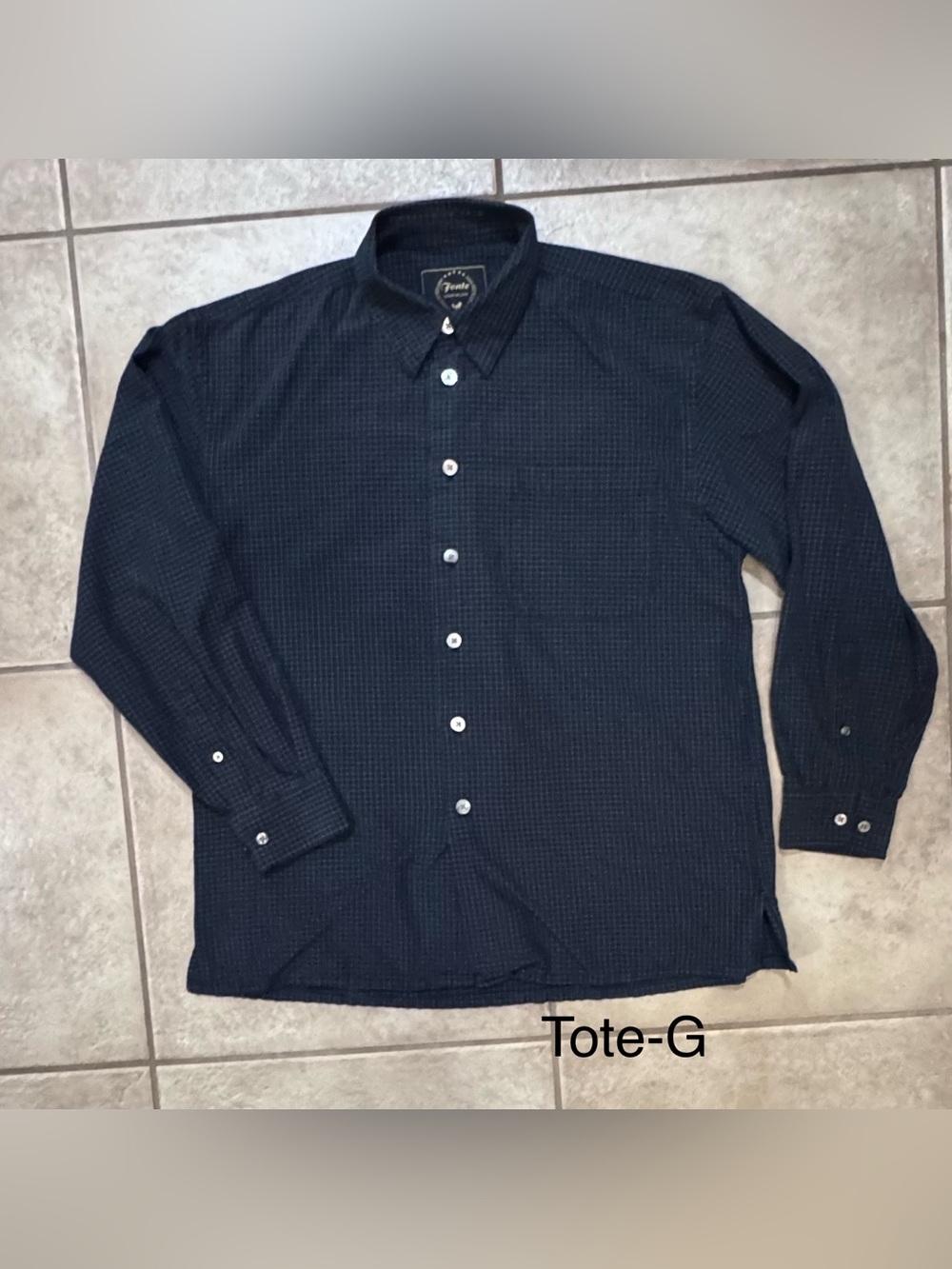 Fonte Men’s Classic Navy Long-Sleeve Button-Down Shirt size Medium